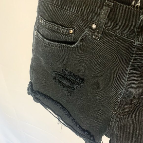 Mavi Distressed Cut Off Shorts Black Size 28 - Picture 2 of 8